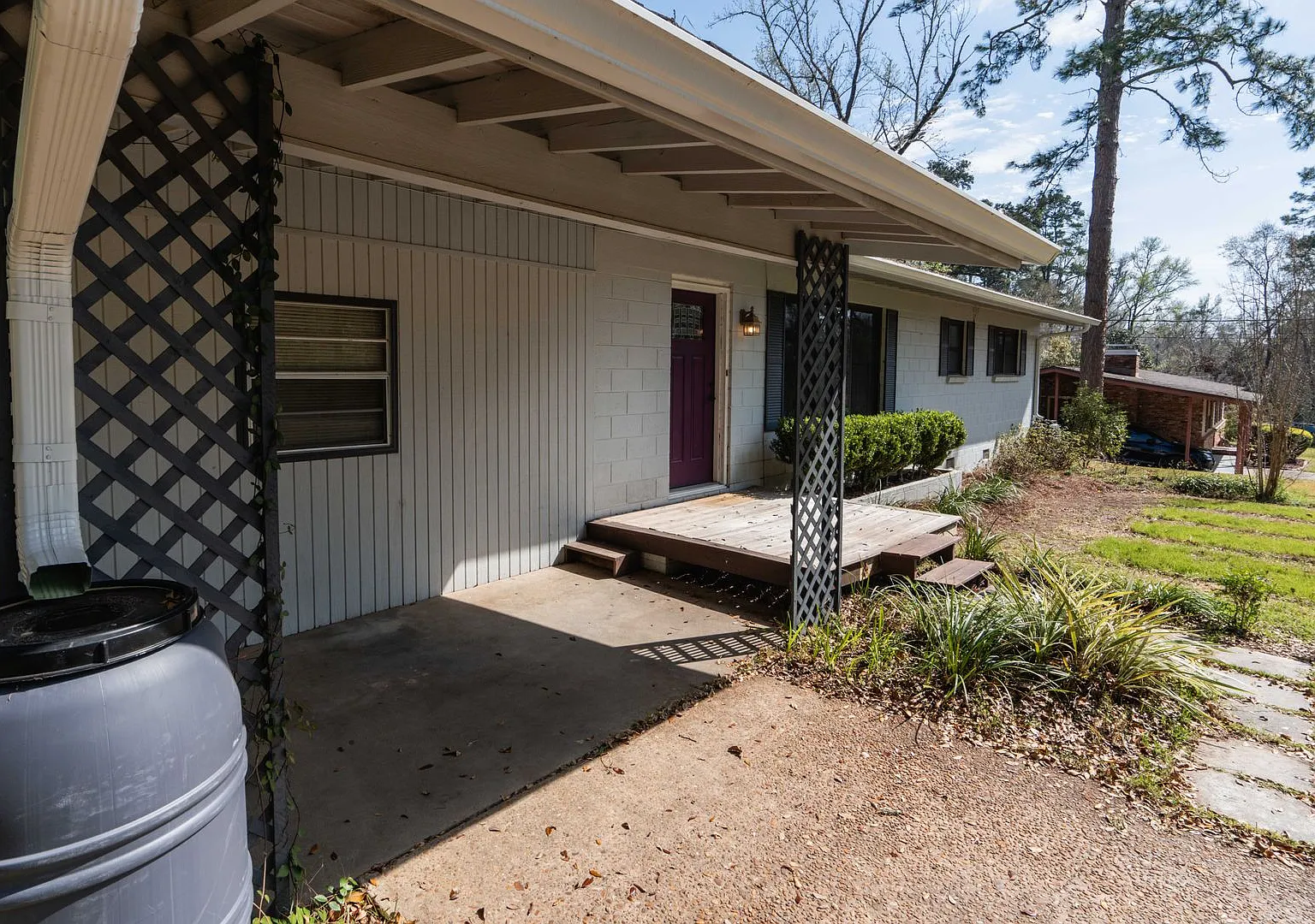 3bd/2 ba pool home close to Apalachee Parkway — Photo 2