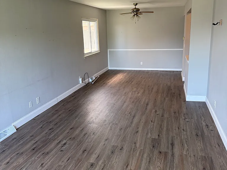 1209 W Merle Ln #B — Photo 2