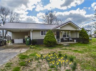 1647 Fall River Rd, Goodspring, TN 38460