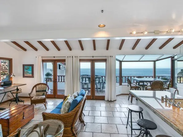 77 Camino De Flores APT 3, Avalon, CA 90704