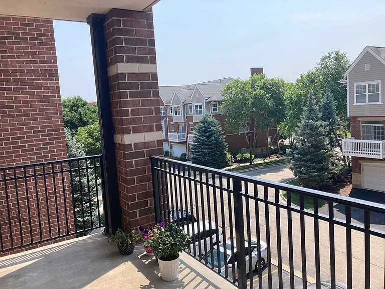 390 W Mahogany Ct #303 — Photo 3
