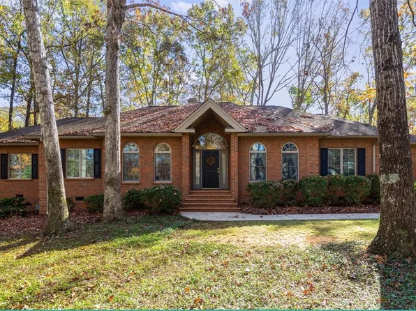 1214 Stillwater Dr, Seneca, SC 29672