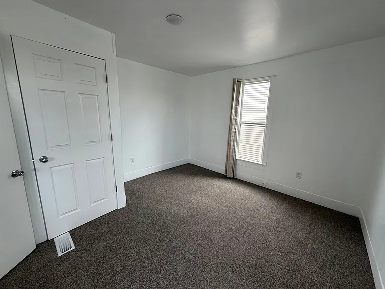 128 Fair St SE — Photo 16