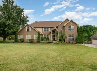 2069 Treetop Ln, Hebron, KY 41048