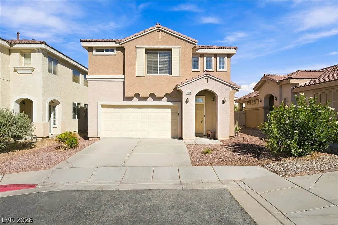 3 bed, 2.5 bath, 1754 sqft, $2,000 — Photo 1