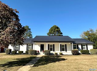 106 Yorkshire Pl, Rainbow City, AL 35906