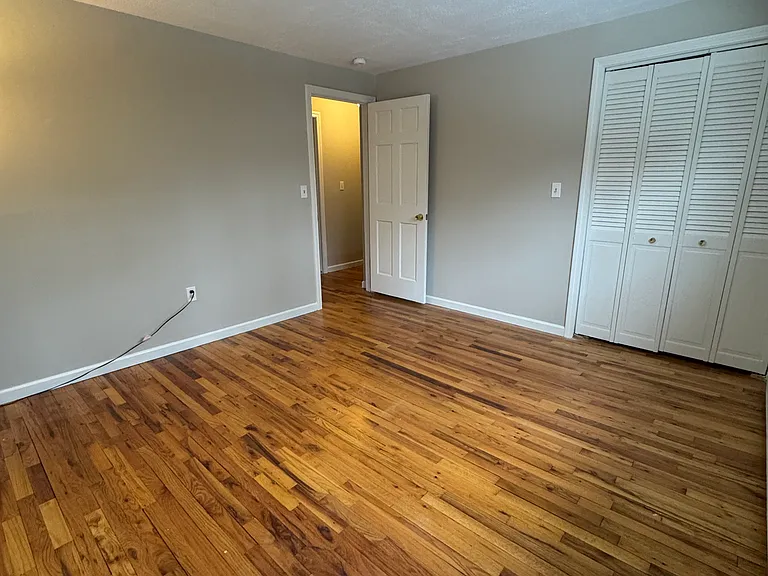 144 E Main St #15 — Photo 11