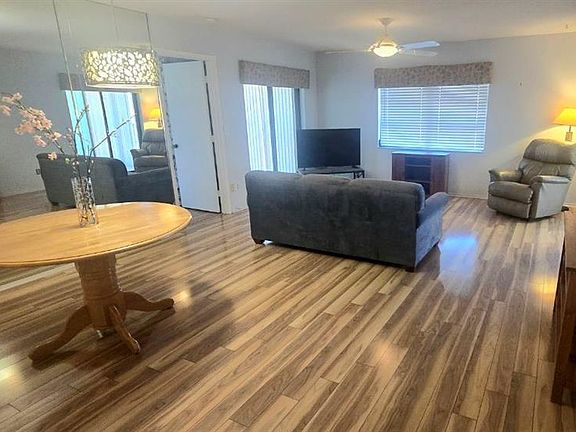 3rd image of 1001 Tartan Dr APT 302