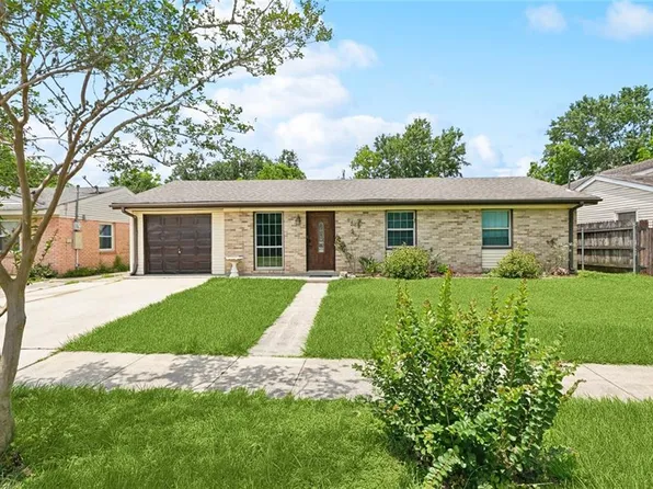 2412 Riverbend Dr, Violet, LA 70092