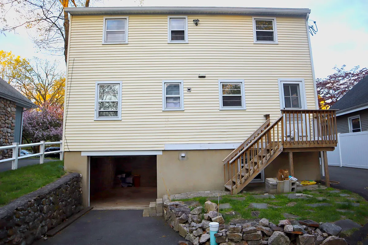 Building Photo - 17 Oenoke Pl #17