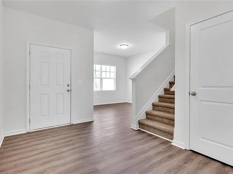Darby Dr — Photo 2