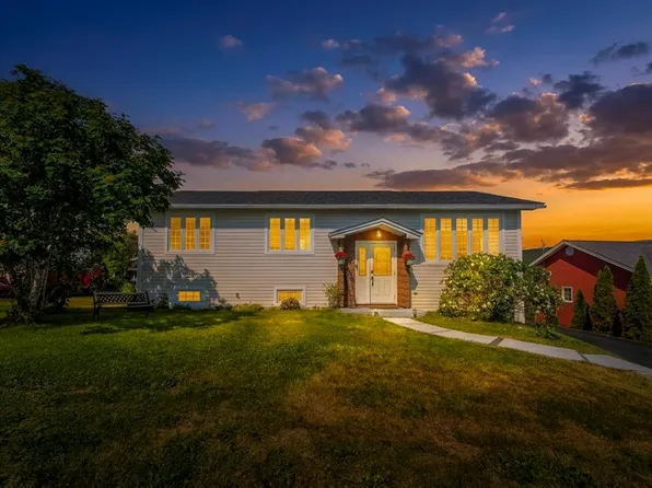 7 Leslie Street, Carbonear, NL A1Y1A6