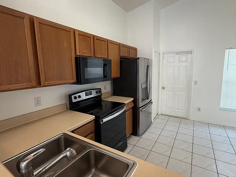 1646 Oak Hill Trl — Photo 8