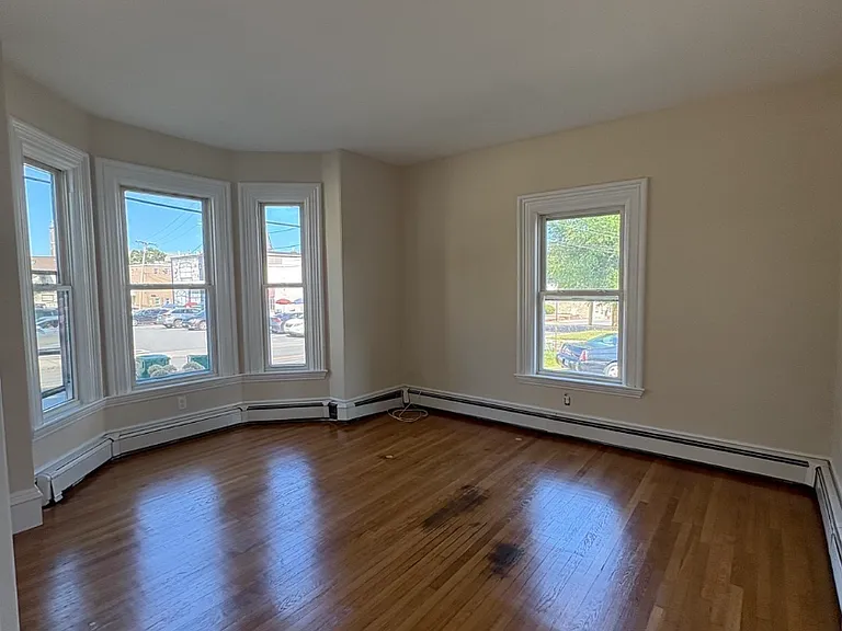 32 Cottage St #3 — Photo 5