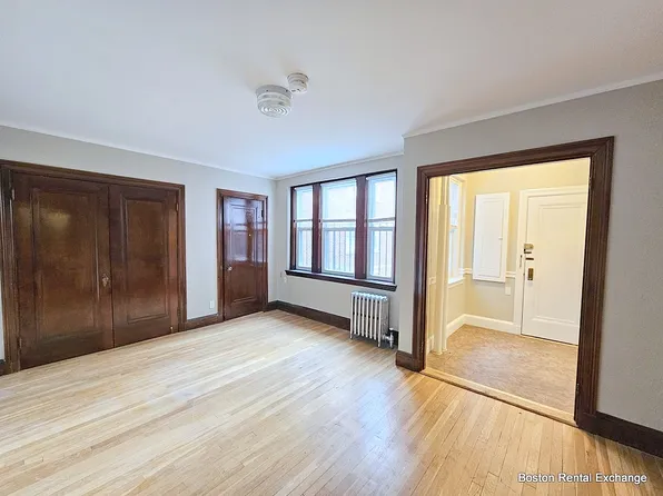 49 Dover St APT 20, Somerville, MA 02144