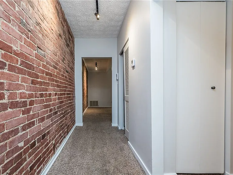 1110 Palo Alto St #A — Photo 5