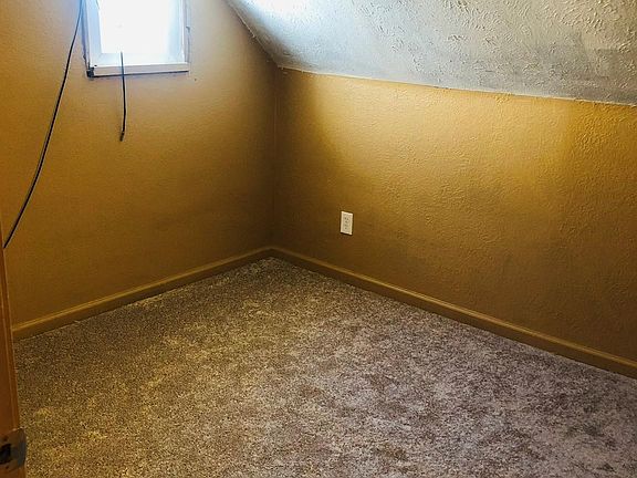 3rd image of 5716 Fullerton Ave #1