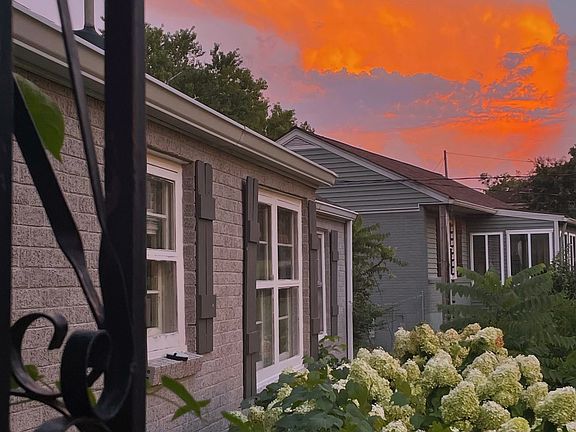 3rd image of 4418 Saunders Ave