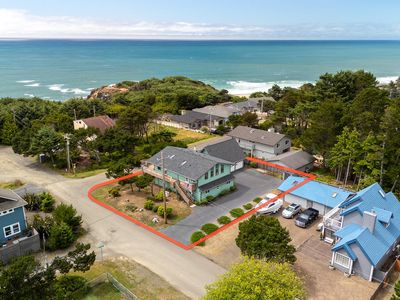 115 Fishing Rock St, Depoe Bay, OR, 97341