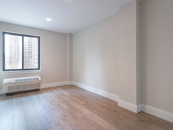 3rd image of 238 E 106th St #3F