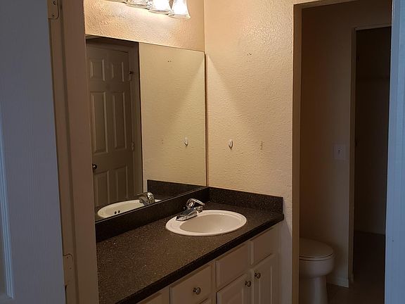 4th image of 13703 N Richmond Park Dr #2103
