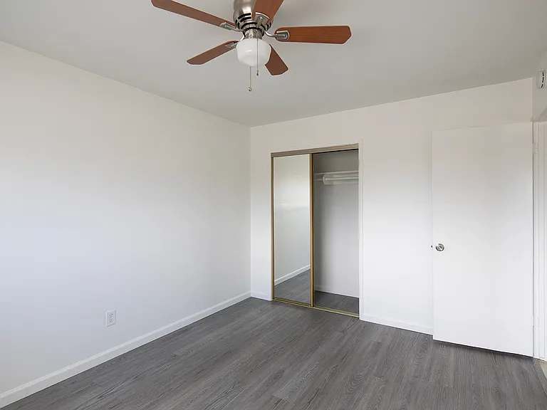 Ocean Palms Apartments — Photo 17