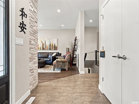 4th image of 3465 Angus Street
