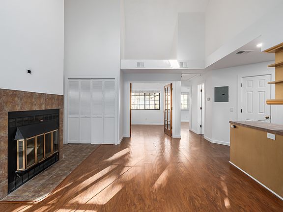 25-Foot Valuted Ceilings