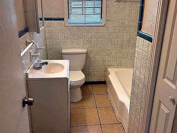 2nd image of 330 W 26th St #332
