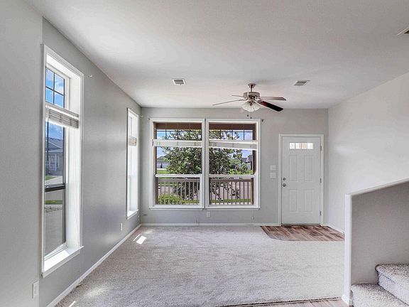 4th image of 609 40th St E