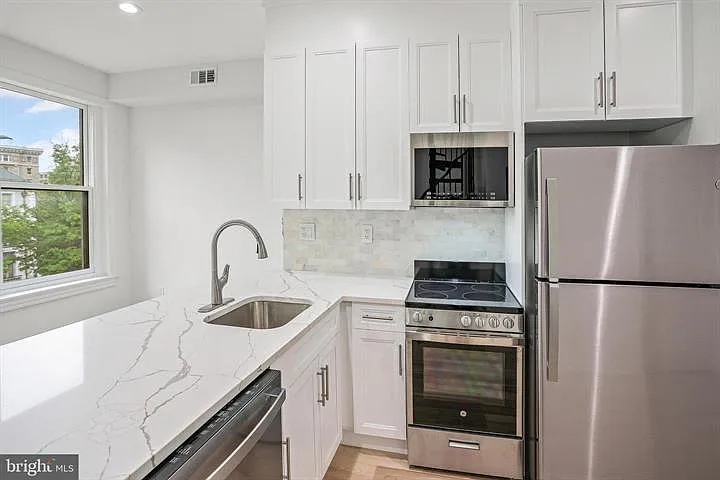 2014 Connecticut Ave NW #3 — Photo 6
