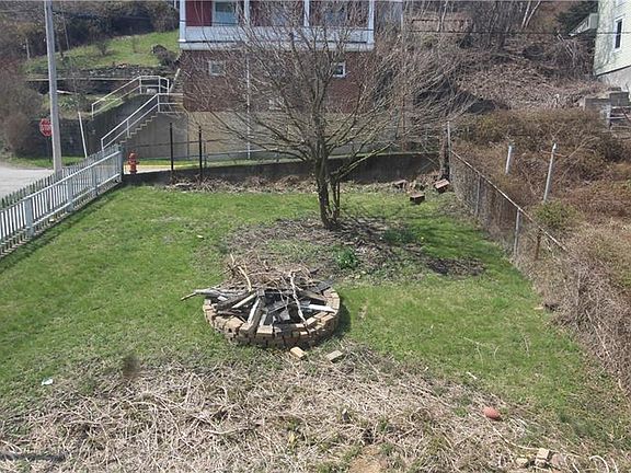5th image of 901 Lincoln Ave