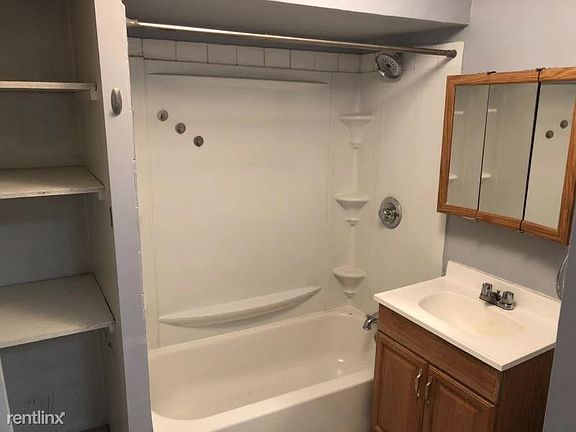 4th image of 3821 S Parnell Ave #1