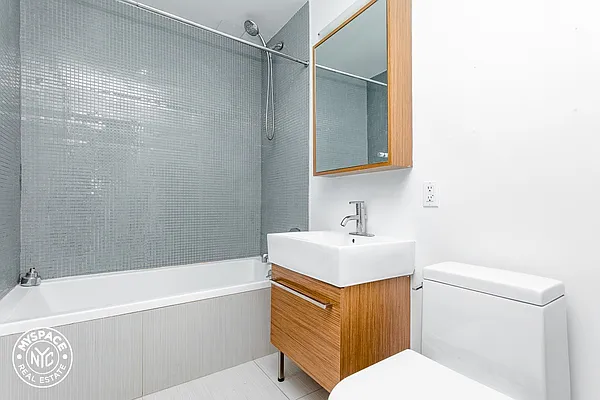 Rented by MySpaceNYC | media 43