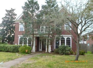 2811 Dixon Dr, Pearland, TX 77584