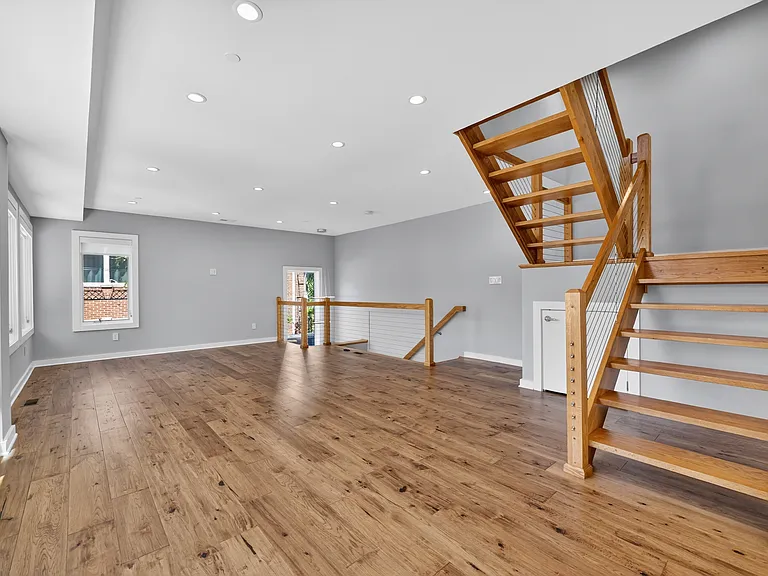 869 Corinthian Ave #1 — Photo 8