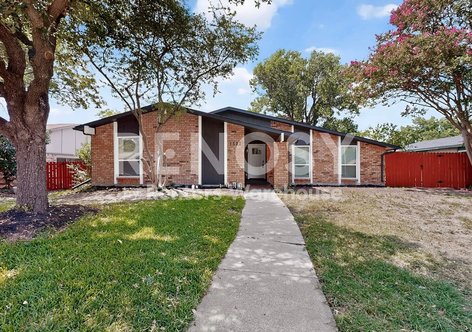 Plano Gem Ready To Be Your Home Rent Concession - 2nd Month Free — Photo 3