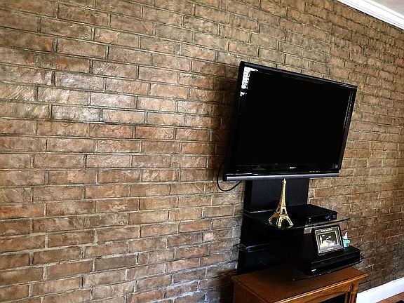 5th image of 30-15 Hobart St APT 1H
