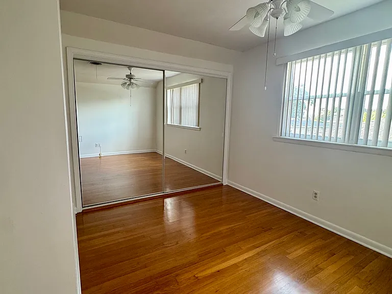 1423 Taft Park — Photo 12