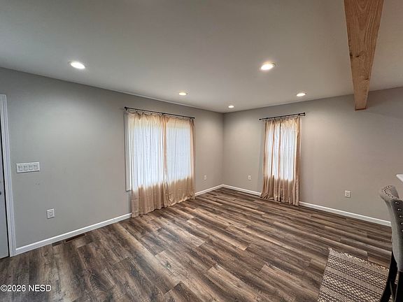 4th image of 421 8th St SE