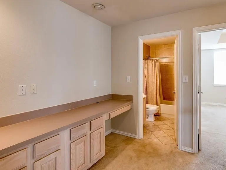 615 Regency Dr — Photo 19