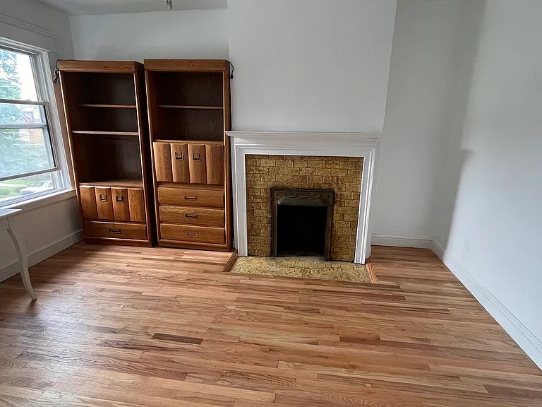 5859 Hobart St #2 — Photo 9
