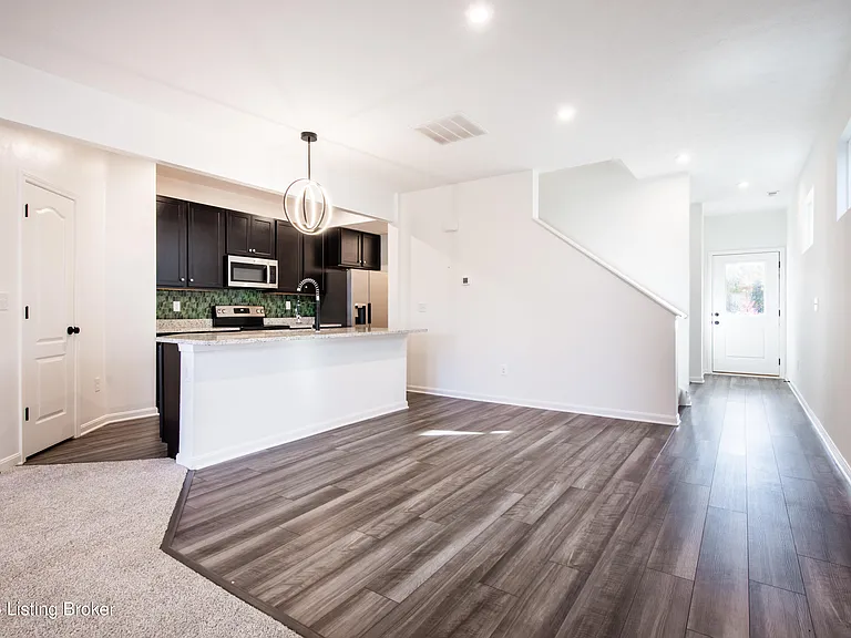 10029 Windcrest Farms Ln — Photo 17