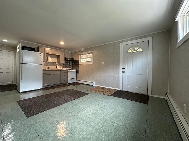 Gervon Ct — Photo 1