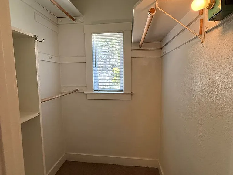 1813 Beverly Way — Photo 16