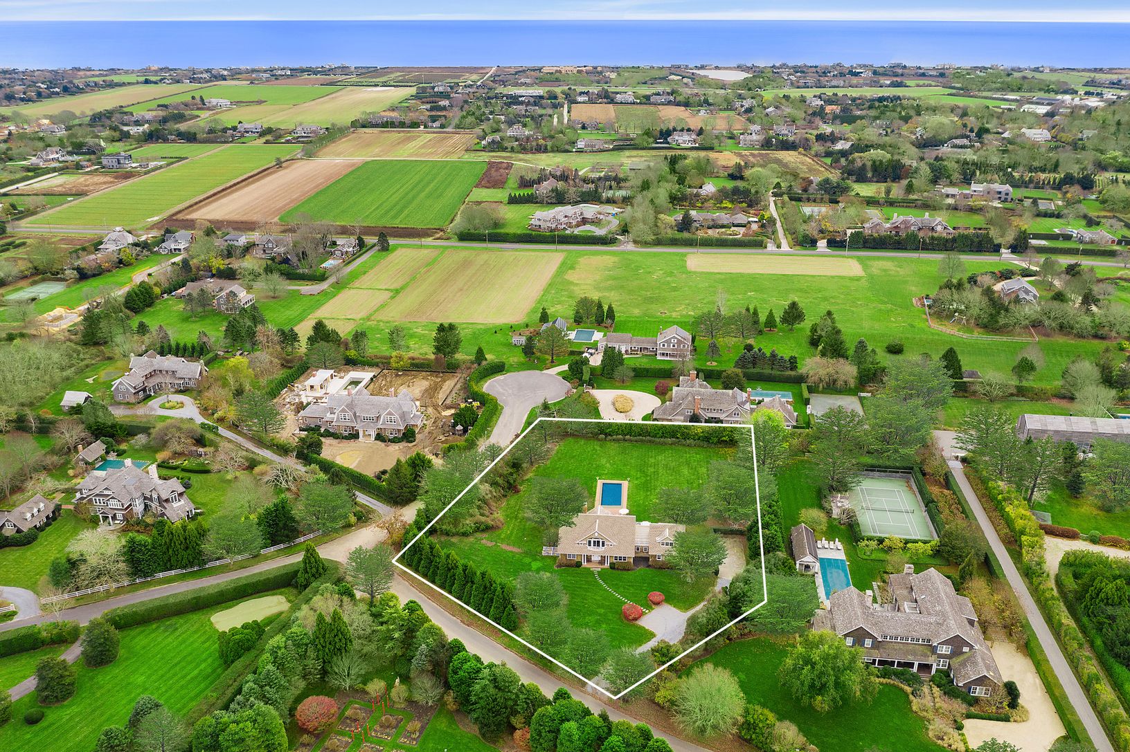 Sagaponack South Home with Farm Views