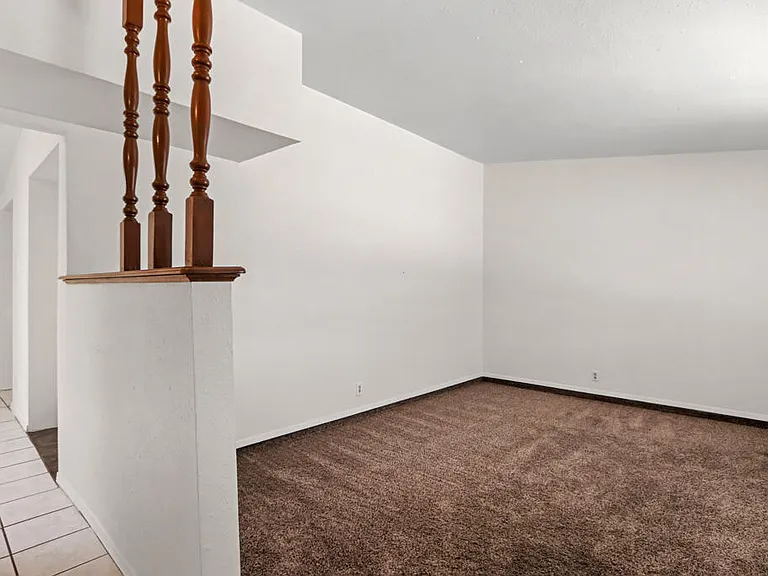 1600 Sumac Dr — Photo 4