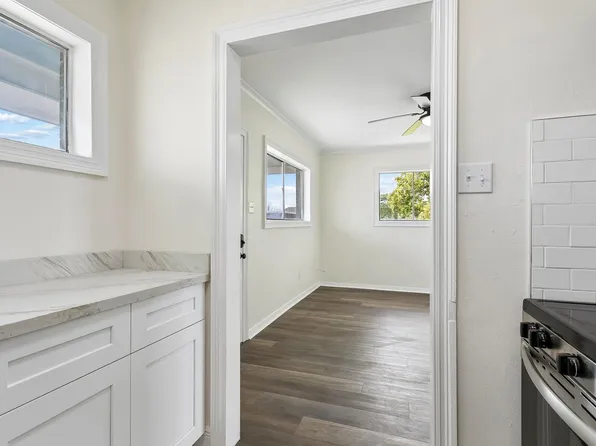 212 Severn Ave APT B, Metairie, LA 70001