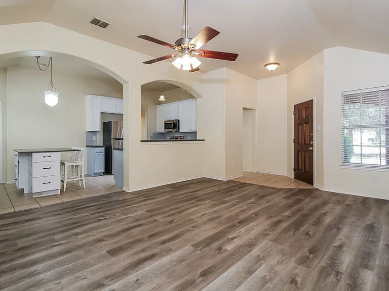 3400 Beatriz Dr — Photo 5