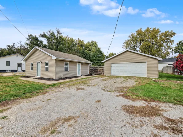 5335 NW 60th Ave, Johnston, IA 50131